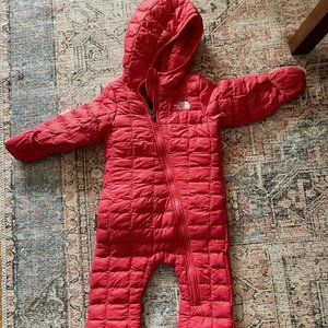 The North Face Infant Snow Suit 12-18 months